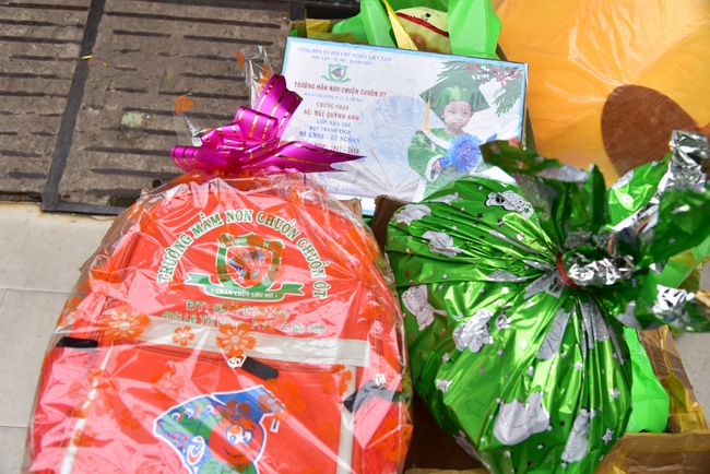 Sharing Happiness To Kids