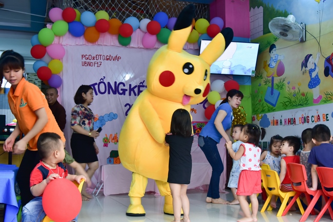 Sharing Happiness To Kids