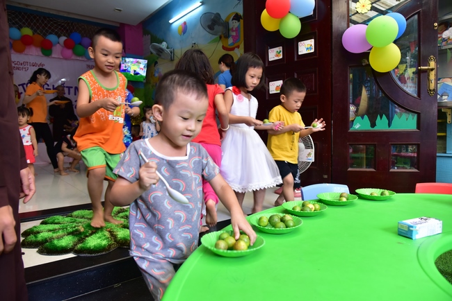 Sharing Happiness To Kids