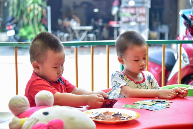 Sharing Happiness To Kids