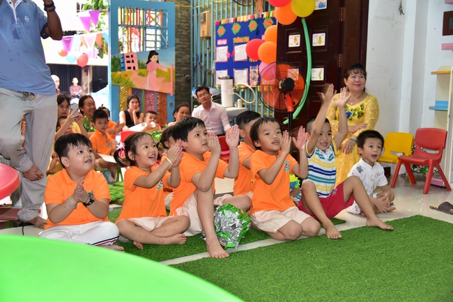 Sharing Happiness To Kids