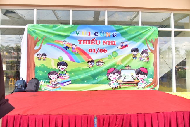 Sharing Happiness To Kids