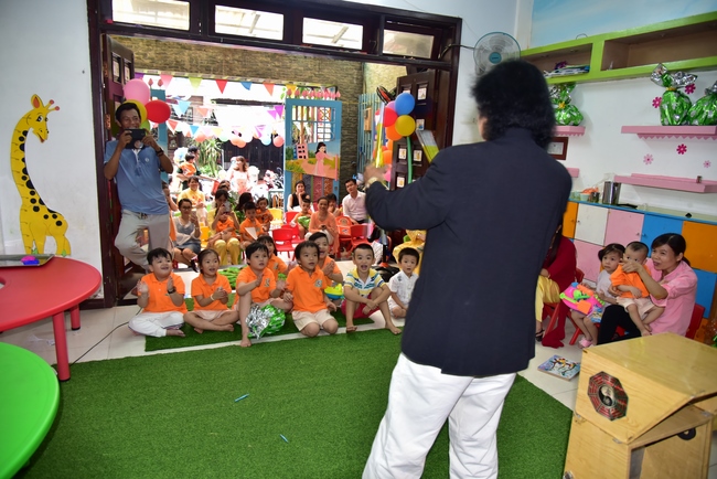 Sharing Happiness To Kids