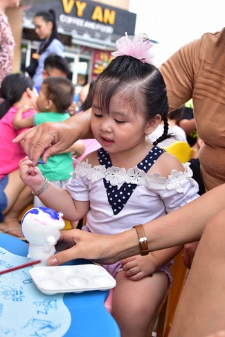 Sharing Happiness To Kids