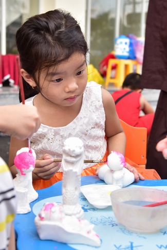 Sharing Happiness To Kids