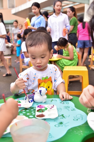 Sharing Happiness To Kids