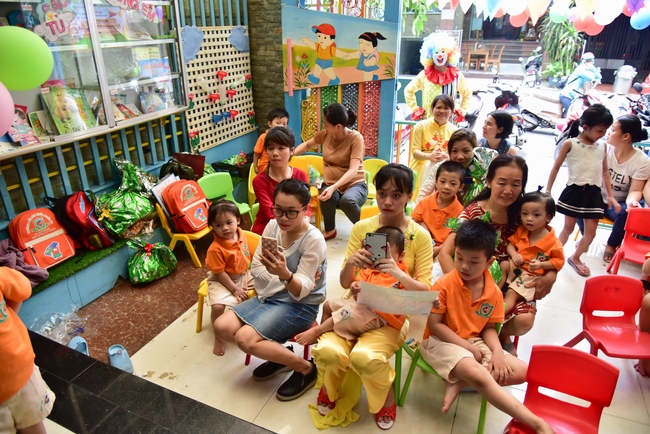 Sharing Happiness To Kids