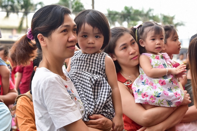 Sharing Happiness To Kids