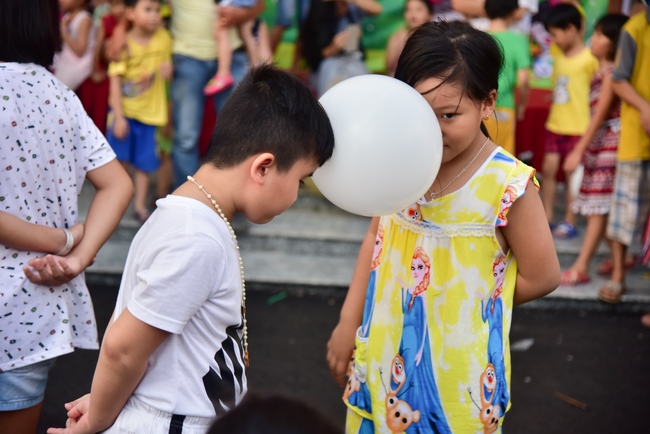 Sharing Happiness To Kids