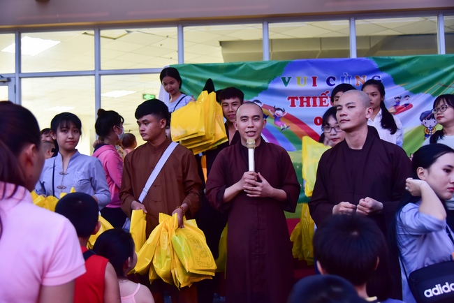 Sharing Happiness To Kids