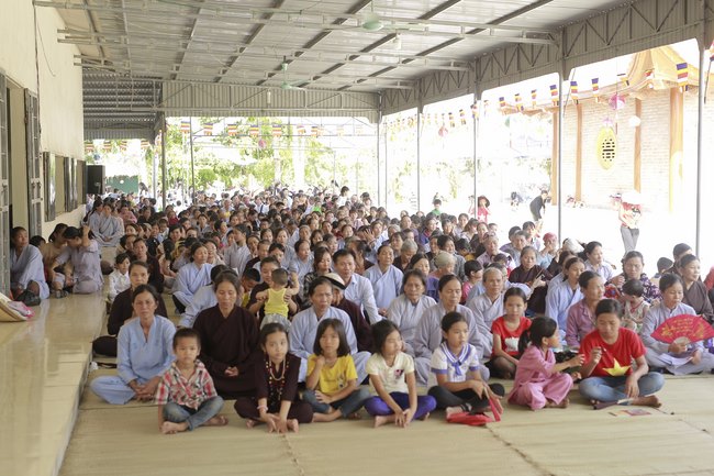 Vesak at Can Mon Pagoda – Nghe An