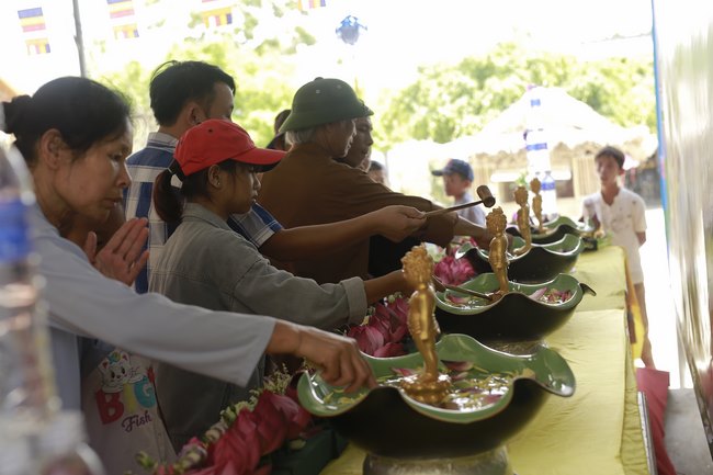 Vesak at Can Mon Pagoda – Nghe An