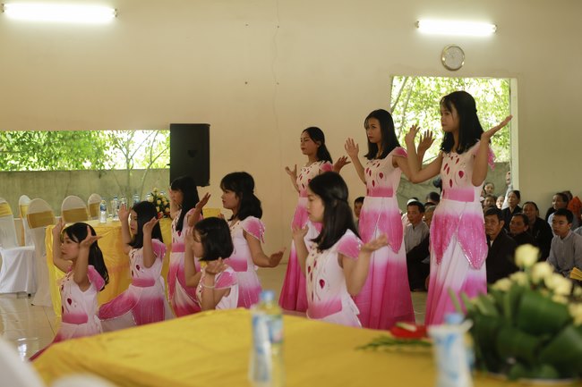 Vesak at Can Mon Pagoda – Nghe An