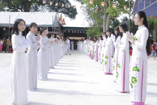 Vesak at Can Mon Pagoda – Nghe An