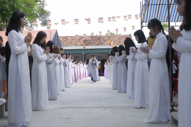 Vesak at Can Mon Pagoda – Nghe An