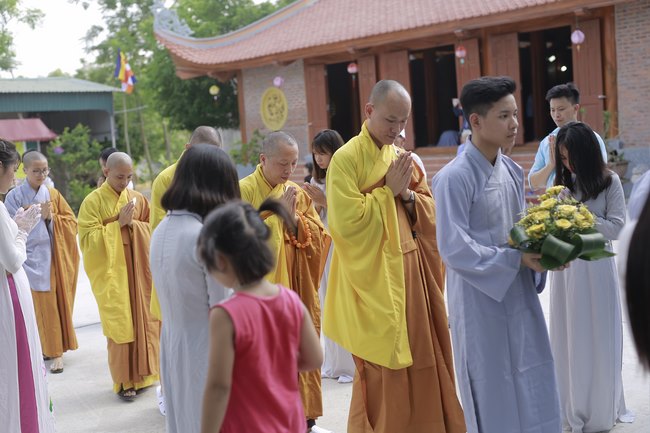 Vesak at Can Mon Pagoda – Nghe An