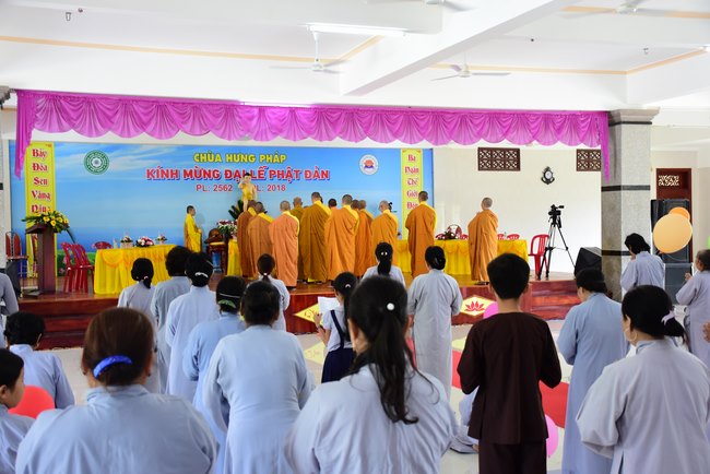 Vesak at Hung Phap Pagoda – Dong Nai