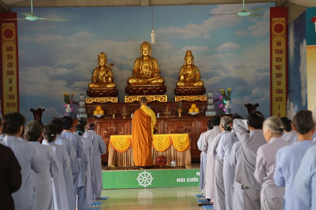 One-Day Cultivation reciting the Buddha’s name at Dong Cao Pagoda in Thanh Hoa Province