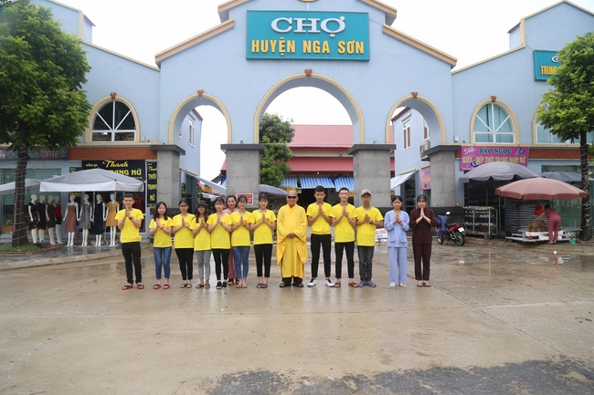 Giving  vegetarian rice portions and release creatures at Dong Cao Pagoda - Thanh Hoa