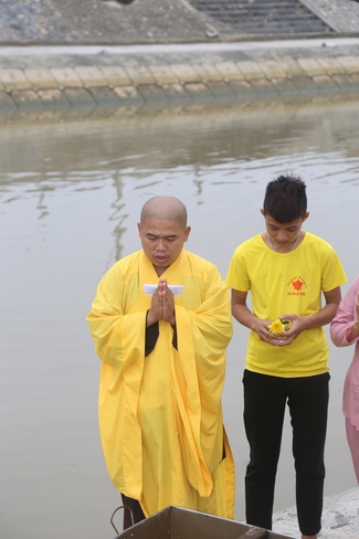 Giving  vegetarian rice portions and release creatures at Dong Cao Pagoda - Thanh Hoa