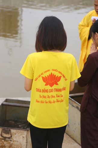 Giving  vegetarian rice portions and release creatures at Dong Cao Pagoda - Thanh Hoa
