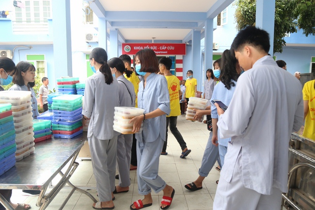 Giving  vegetarian rice portions and release creatures at Dong Cao Pagoda - Thanh Hoa