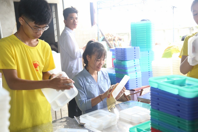 Giving  vegetarian rice portions and release creatures at Dong Cao Pagoda - Thanh Hoa