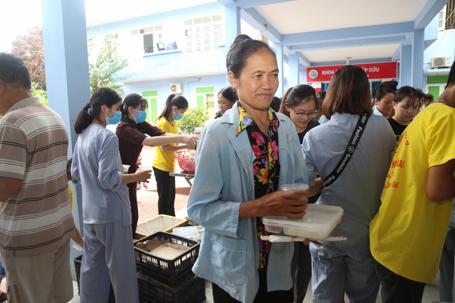 Giving  vegetarian rice portions and release creatures at Dong Cao Pagoda - Thanh Hoa