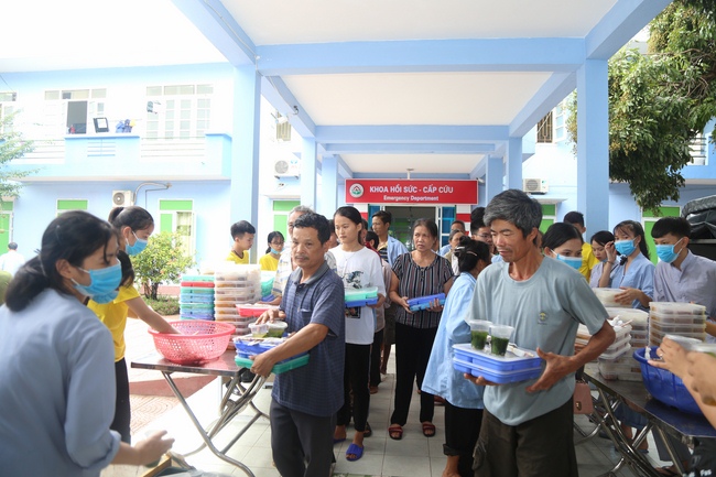 Giving  vegetarian rice portions and release creatures at Dong Cao Pagoda - Thanh Hoa