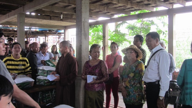 The Relief of fire victims at Russey Keo – Cambodia