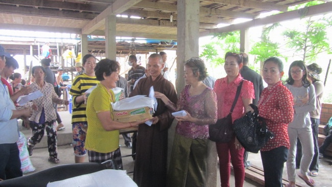 The Relief of fire victims at Russey Keo – Cambodia