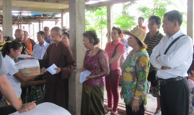 The Relief of fire victims at Russey Keo – Cambodia