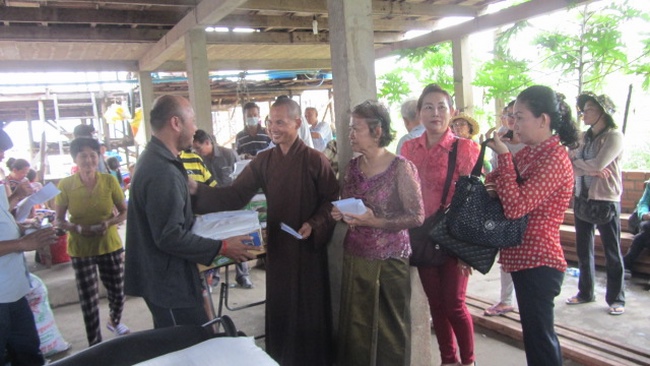 The Relief of fire victims at Russey Keo – Cambodia