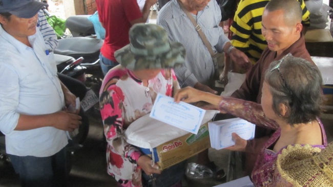 The Relief of fire victims at Russey Keo – Cambodia