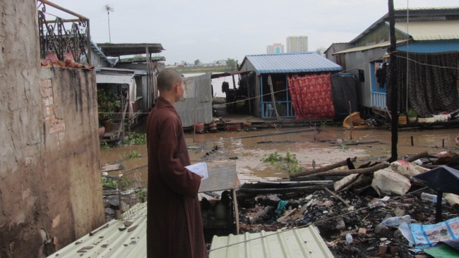 The Relief of fire victims at Russey Keo – Cambodia