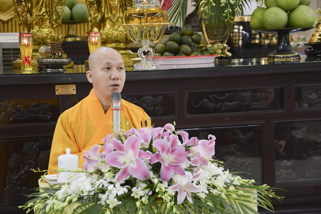 Hành giả an cư tại chùa Hoằng Pháp học giáo lý