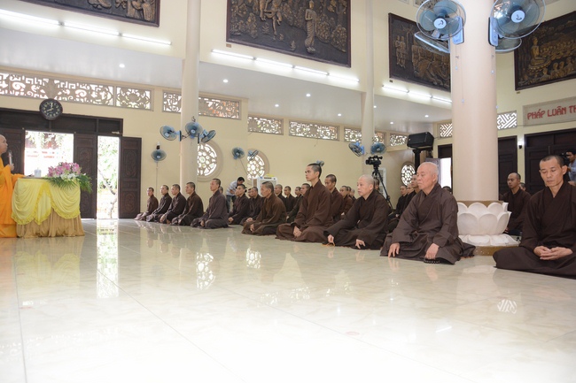 Hành giả an cư tại chùa Hoằng Pháp học giáo lý