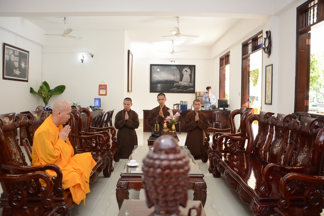 Hành giả an cư tại chùa Hoằng Pháp học giáo lý