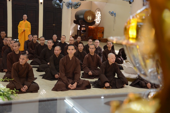 Hành giả an cư tại chùa Hoằng Pháp học giáo lý