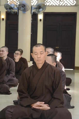 Hành giả an cư tại chùa Hoằng Pháp học giáo lý