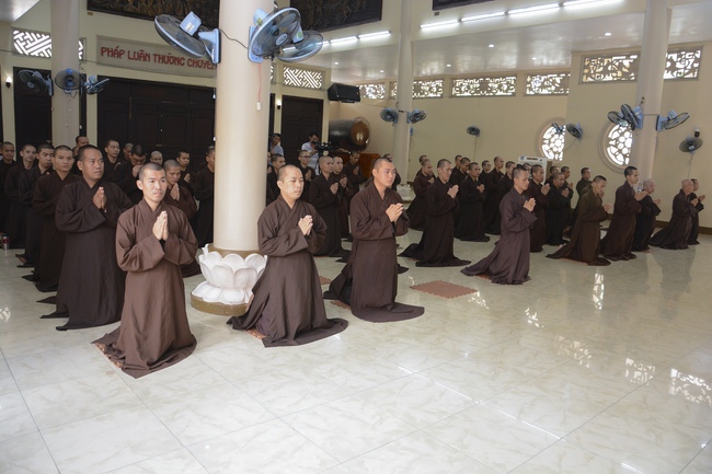 Hành giả an cư tại chùa Hoằng Pháp học giáo lý