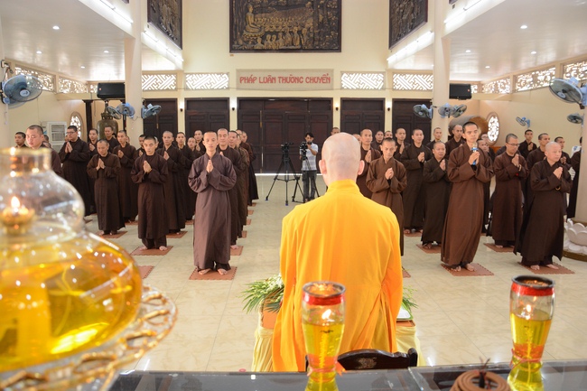 Hành giả an cư tại chùa Hoằng Pháp học giáo lý