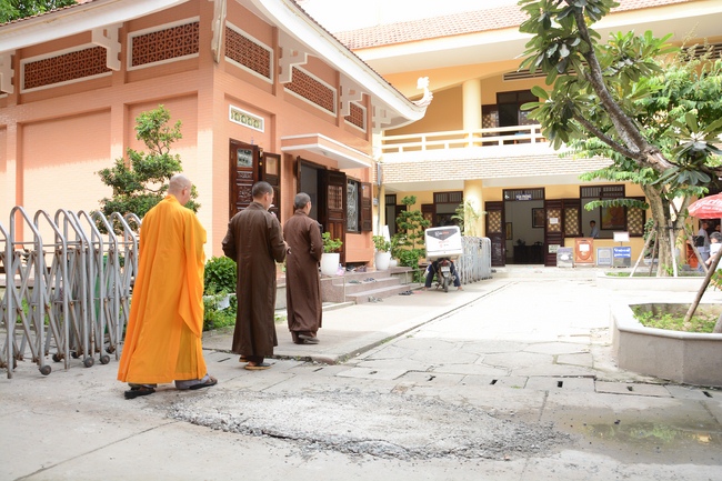 Hành giả an cư tại chùa Hoằng Pháp học giáo lý