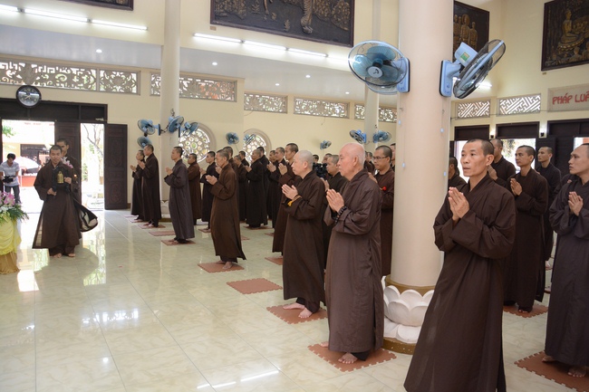 Hành giả an cư tại chùa Hoằng Pháp học giáo lý