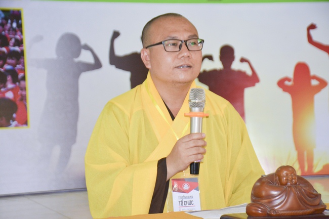 Opening the summer retreat at Tay Khanh Pagoda
