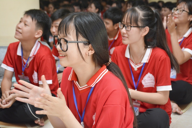 Opening the summer retreat at Tay Khanh Pagoda