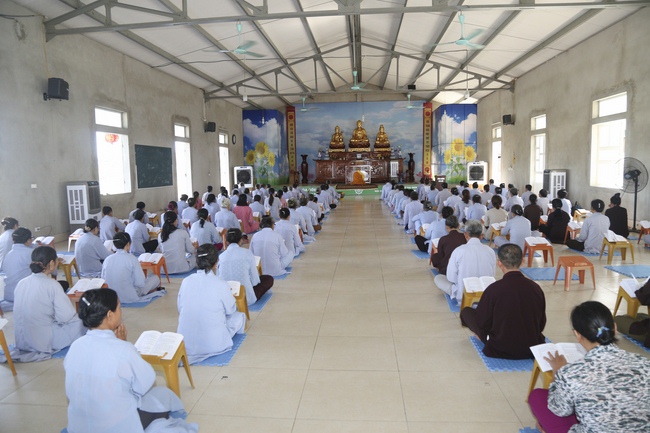 Tu niệm Phật một ngày tại chùa Đống Cao - Thanh Hóa