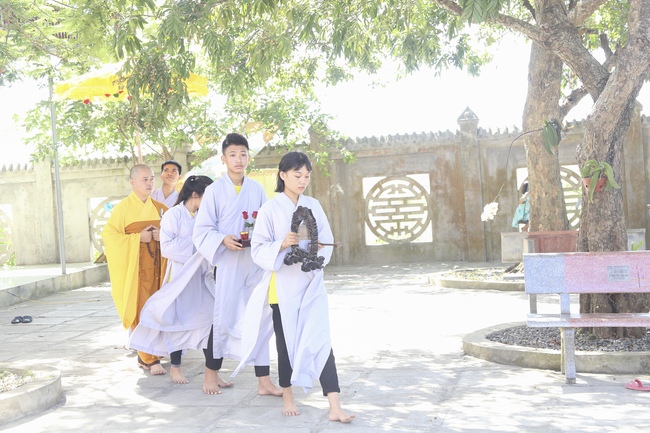 Tu niệm Phật một ngày tại chùa Đống Cao - Thanh Hóa