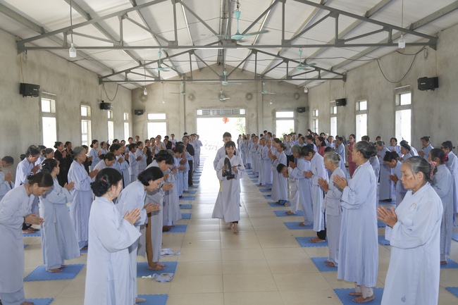 Tu niệm Phật một ngày tại chùa Đống Cao - Thanh Hóa