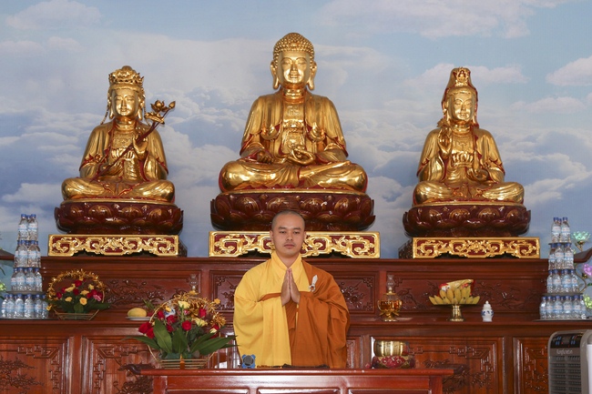 Tu niệm Phật một ngày tại chùa Đống Cao - Thanh Hóa